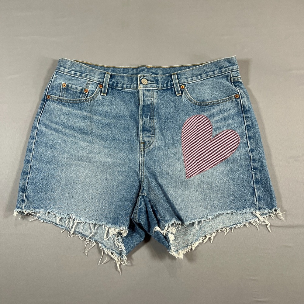 Levi's 501 Denim Shorts Womens 38 Blue Cotton Medium Wash Heart Patch Fringe Hem